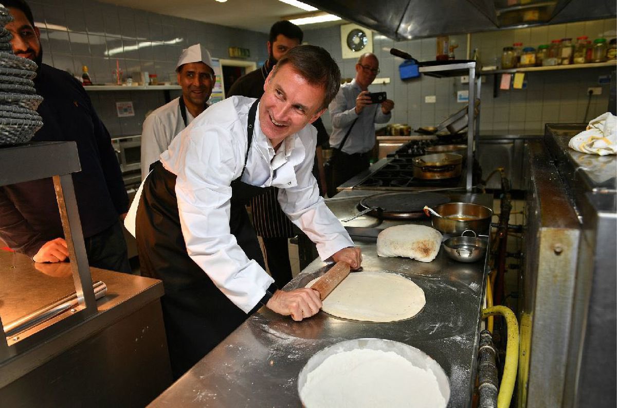 MichaelTakeMP's tweet photo. LET’S JUST GET THIS STRAIGHT!
Jeremy Hunt being appointed Chancellor is NOT a coup.
Jeremy and Liz are working together as a team: #TeamJiz
And let me reassure you the pie is still going to be grown.
And this Jiz pie WILL most certainly trickle down on us all.
I ❤️ #TeamJiz!
🇬🇧 https://t.co/cOxzilJNQc