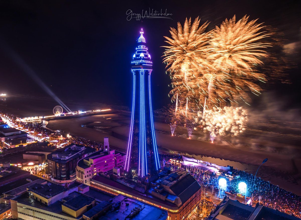 Wow!! What a way to end BLAW tower lit pink and blue again for the Wave of Light with a backdrop of the fireworks. 💙💕 #BLAW2022 #blackpooltower #SayTheirNames #sandscharity #WaveofLight2022