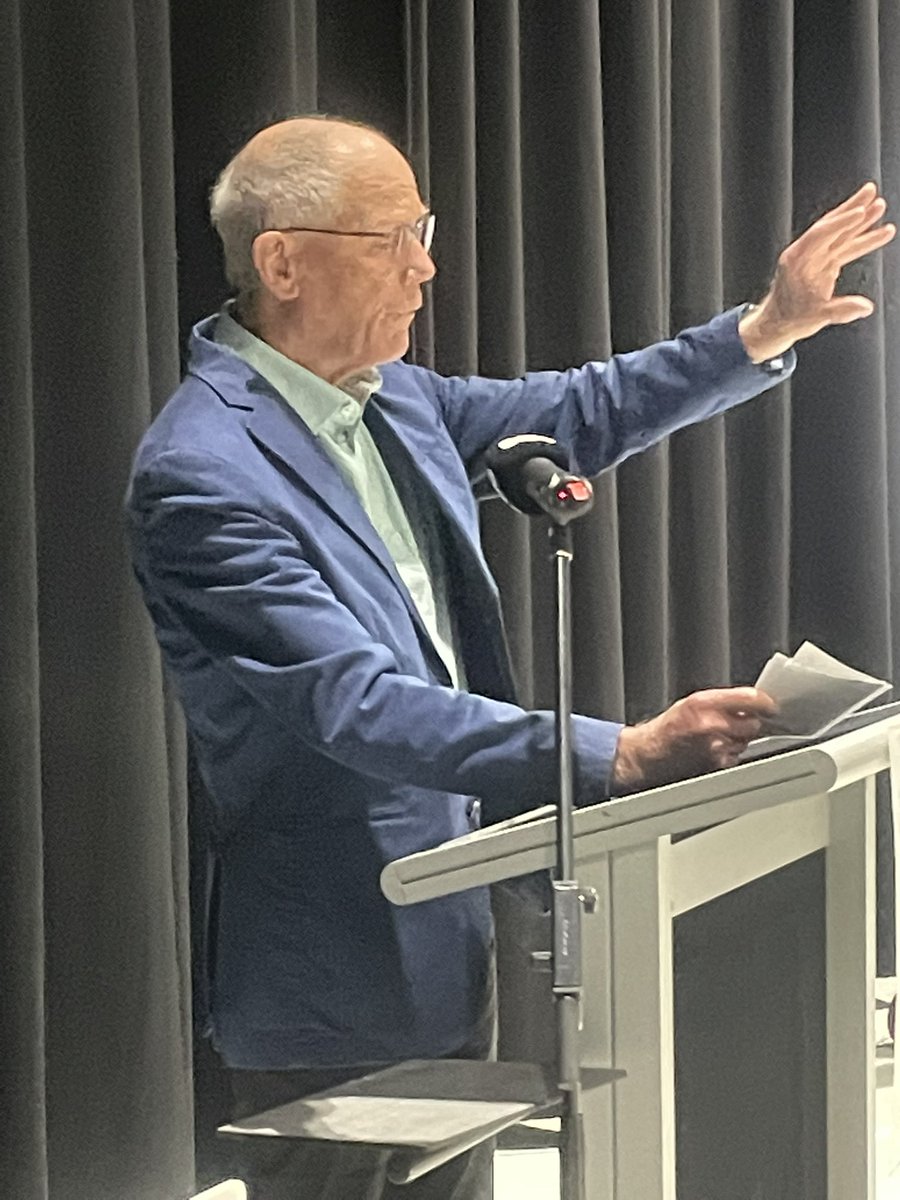 ABCfriendsWA's tweet photo. Jonathan Holmes presenting to ABC Friends WA on the state of the media and public broadcasting. https://t.co/sVNzo1cr8k