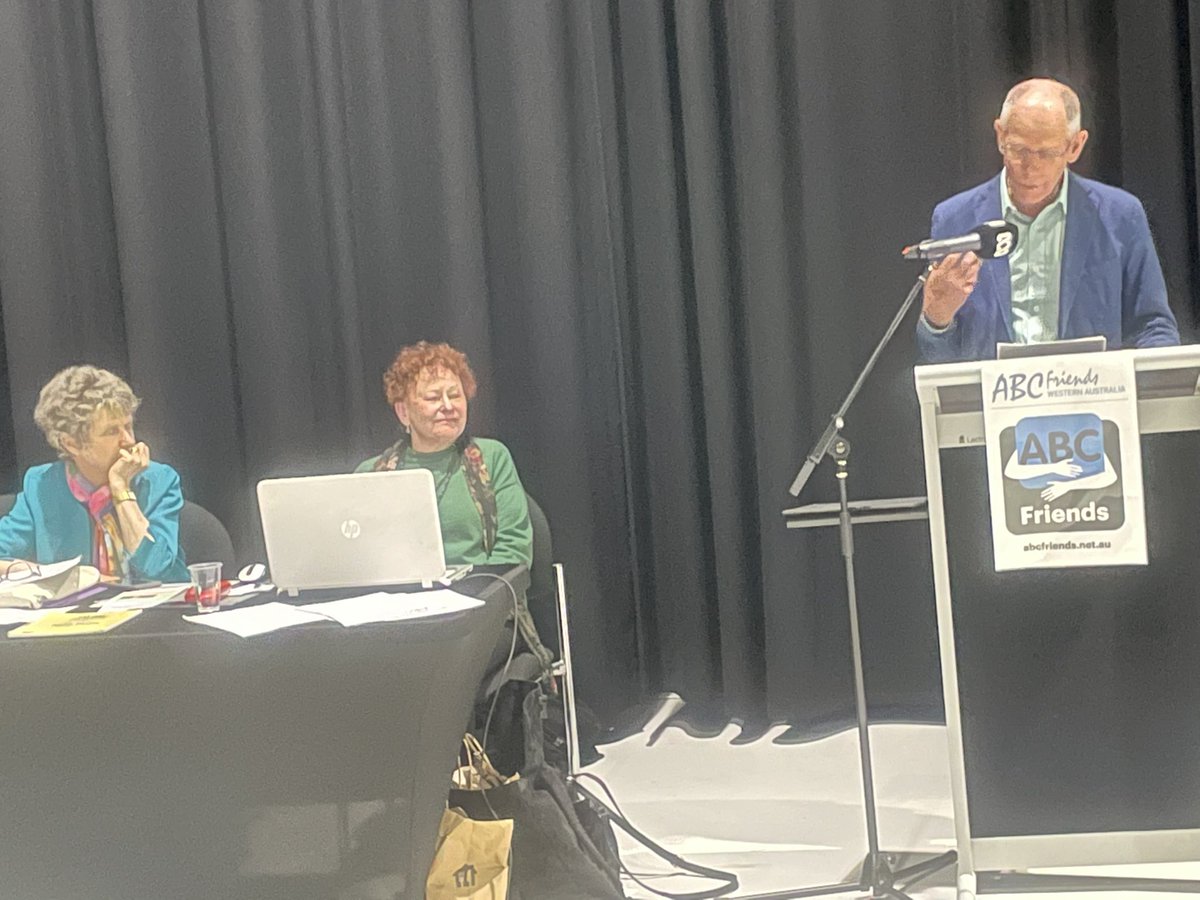 ABCfriendsWA's tweet photo. Jonathan Holmes presenting to ABC Friends WA on the state of the media and public broadcasting. https://t.co/sVNzo1cr8k