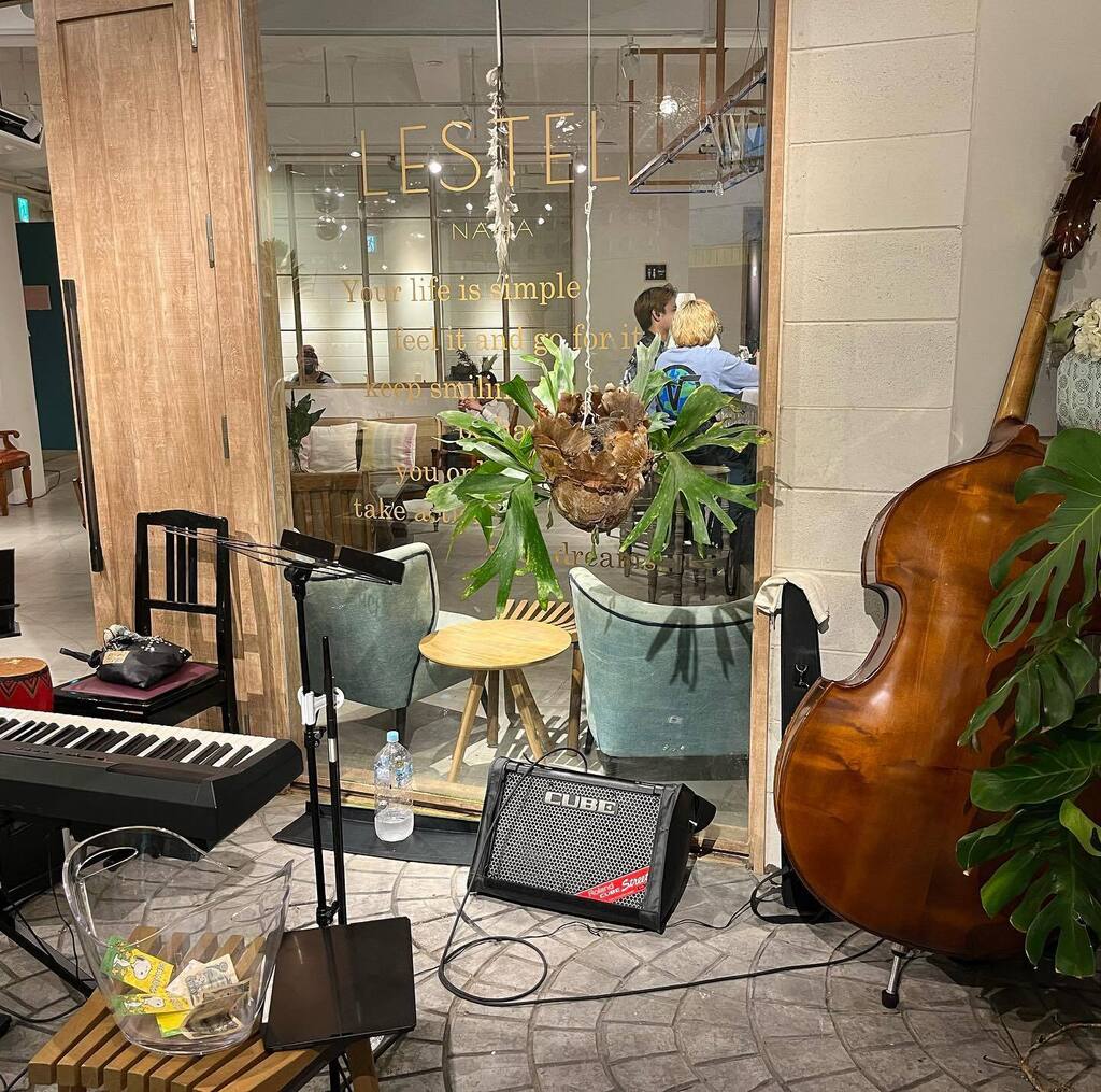zuntyan's tweet photo. 今日は歌とベース
#lestelnaha
#doublebass ⠀
#contrabass ⠀
#ウッドベース ⠀
#コントラバス https://t.co/yTJcqcOGzs