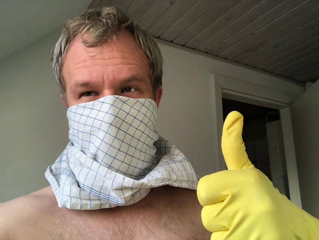MSLausten's tweet photo. So our puppy decided to start the morning by puking all over our bedroom floor. Usually I can stand cleaning up puke, but this time it had just eaten our other dog’s shit in the yard. 🤦‍♂️🤮 Have a fantastical day everyone! 💚 #cutebutdisgusting #greatmorningstart https://t.co/YcJGyfbYVa