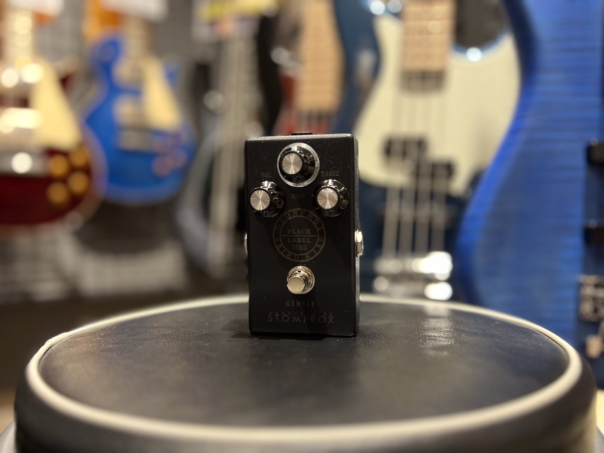 shima_okayama's tweet photo. 【再入荷!】
当店で一番人気のベースの歪み、
STOMPROX
BLACK LABEL FOR BASS Original Model 【Gentle】
再入荷しました!
これまた最高にカッコいい音が出るんです。ぜひ一度お試しを!
#STOMPROX
#LsTrustCo
#Overdrive
#Effector
https://t.co/M6eGBzCfNm https://t.co/BDWLeBtpu0