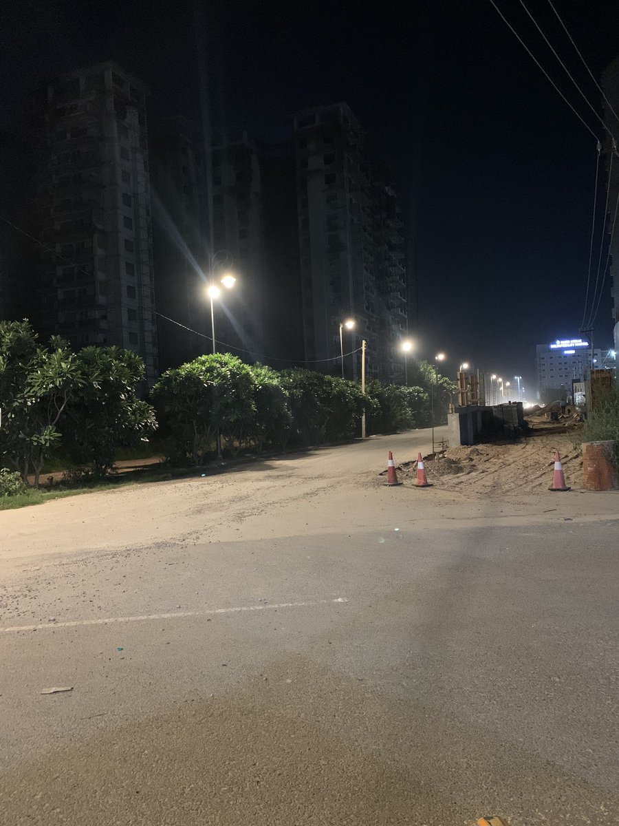 GauravSrivast30's tweet photo. @DLFSKYCOURTRESD @MunCorpGurugram @DLFEmporio @TOIIndiaNews @DLFMoI @cmohry No doubt about it how we all have been cheated by DLF … they knew about the road issue since project launch but kept everybody in dark n as of today also DLF is not interested to take this up on priority leaving all residents with 7m accident prone road  #DLFMISREPRESENTS https://t.co/QbV071OQqt
