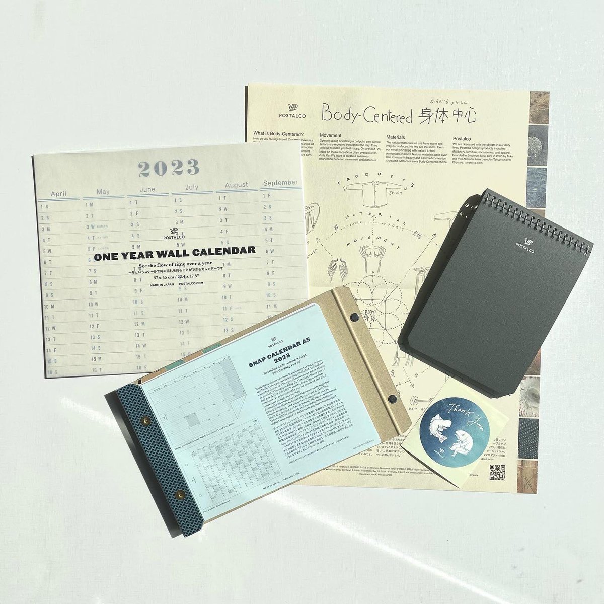datemark_NOTE's tweet photo. 来年に向けての購入品を少しずつアップしていきますね。
#postalco からノートブックA6、ワンイヤーウォールカレンダー、スナップカレンダーA5。昨年買えなかったウォールカレンダーが買えて満足です。A5スナップパッドを仕事の前線で使��たくて思案 https://t.co/gAe5F7Cmbv