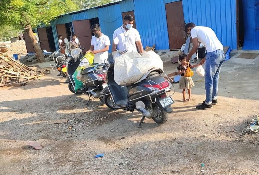 RangeenSena's tweet photo. @KTRTRS Hello sir this is Team #RYS (Rangeen Yuva Sena Foundation) from Hyderabad. 
We collaborated with Hyderabad @SwiggyInstamart collect leftover food raw items &amp; distribute at slum areas! It became very hard to carry to them! Do we have any possibility to have used 4wheeler! https://t.co/y3HbEQoMnS