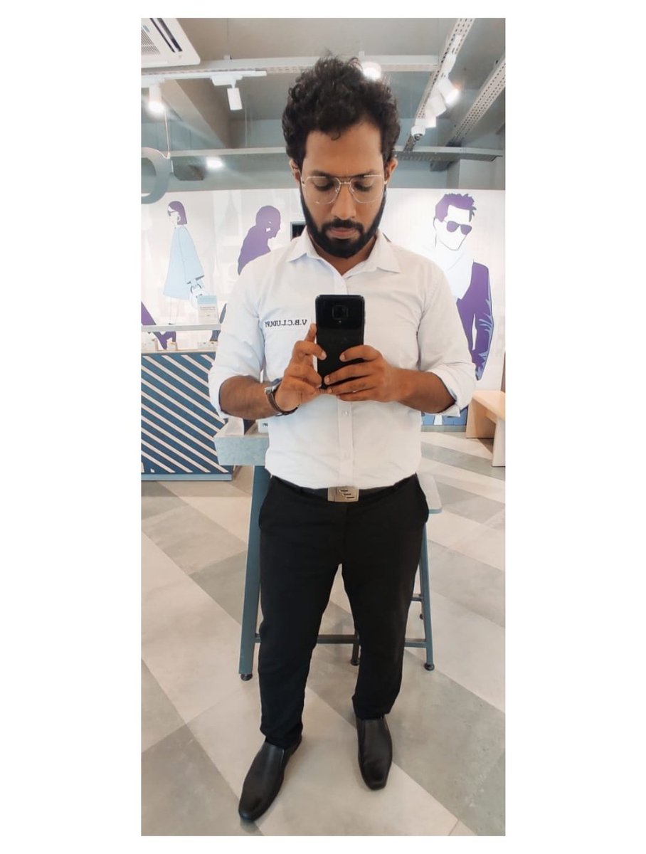 iDeeksshetty's tweet photo. ♠️Black&amp;White⬜ https://t.co/EN4I9pqgo3