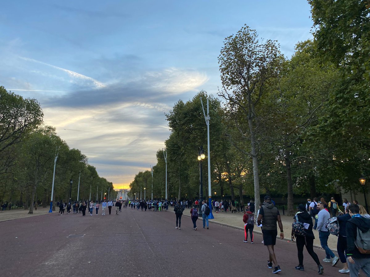 ChallengeC's tweet photo. Brilliant 20k Glow London Walk last weekend for one of our charity partners Mental Health UK. 

The night walk took in some of London’s most impressive sights both sides of the Thames. 

Register your interest for next year here - https://t.co/xtk1xRtnWD https://t.co/e6UijX0d21