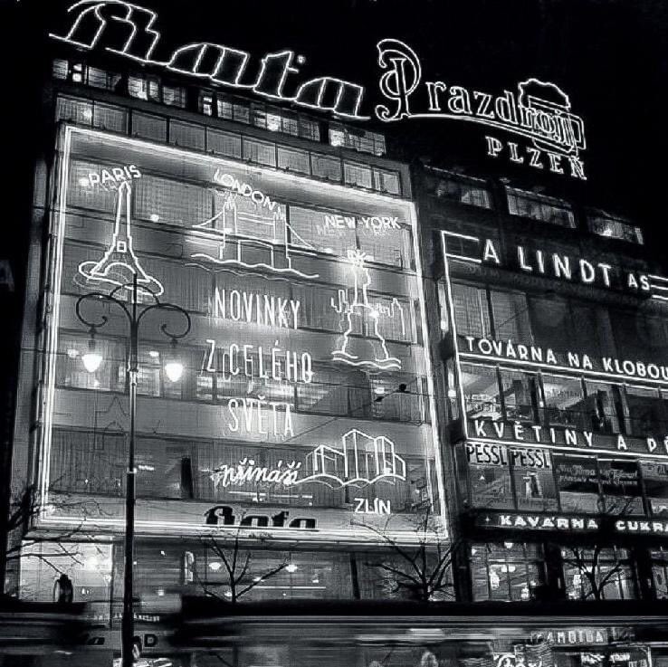 Ian_Willoughby's tweet photo. Paris London New York Zlín https://t.co/zZk8bgSorV