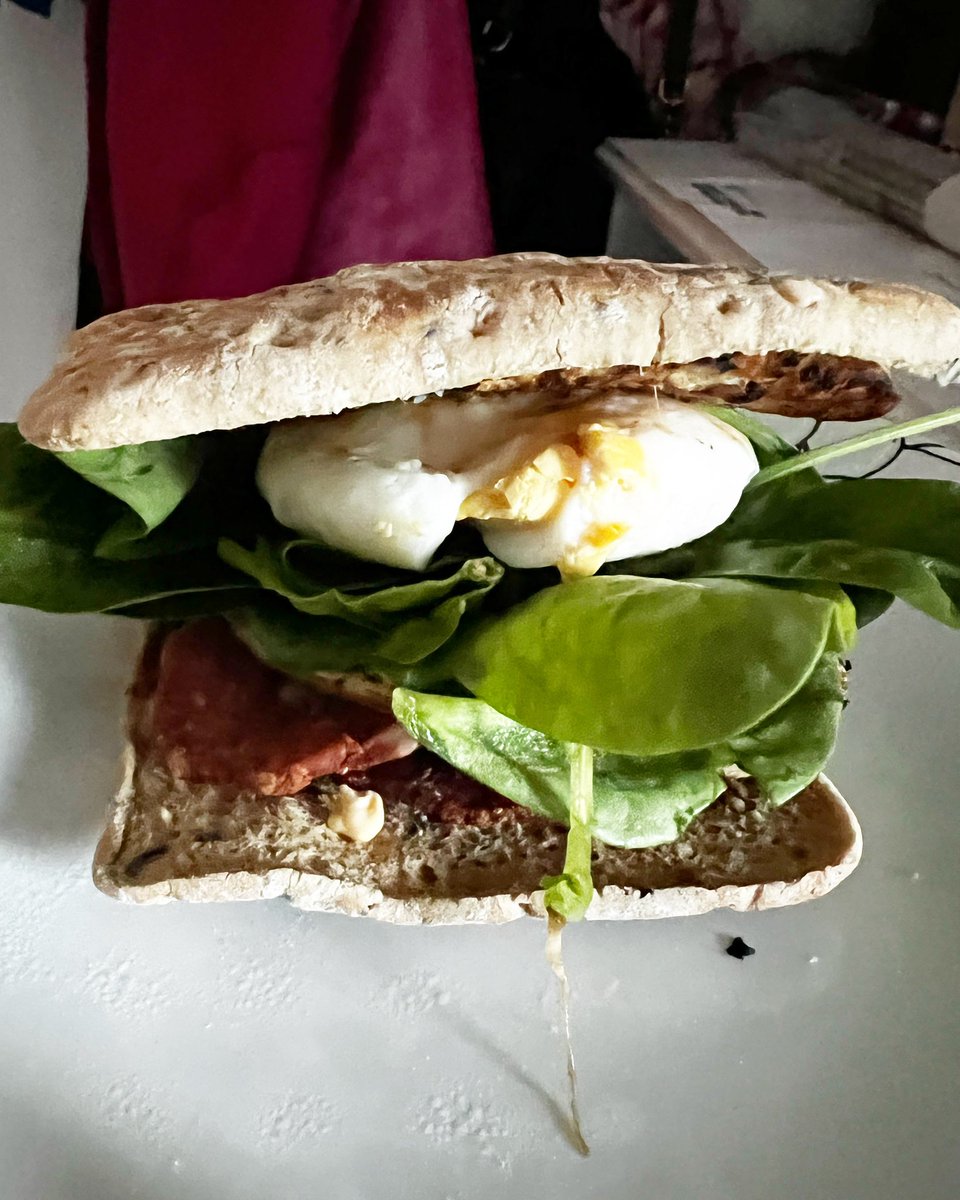 breakfast sandwich! Using my Healthy Extra B choice @aldiuk protein thins. Poached eggs, bacon medallions spinach and wonderful @icelandfoods sausage patties! ready to go and enjoy a family day out at @CWOA #daysout #swtastethefreedom #swmagazinemakes @slimmingworld