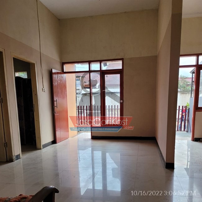 DIKONTRAKKAN
PERUM DWIGA B.2 NO 10 MALANG (500 meter ke utara dari Patung Pesawat Jl. Soekarno Hatta)
08113771710
Kamar Tidur: 6
Kamar Mandi: 2
DAPUR
CARPORT
PDAM
PLN TOKEN 1200 VA

Open Harga 
37jt nego

#infokost #carikost #infomalang #kontrakan #mahasiswa #malang