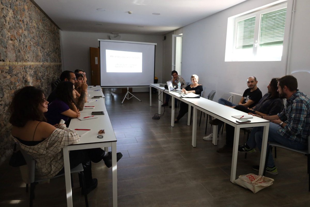 jovesccoopv's tweet photo. 📣 La formación es una herramienta necesaria para seguir avanzando.                  Hemos tenido 3 talleres:
🟣Planes de igualdad y perspectiva de género con Cristina Ochando de la Secretaria de la Dona de @ccoopv https://t.co/u59rx9mt0U