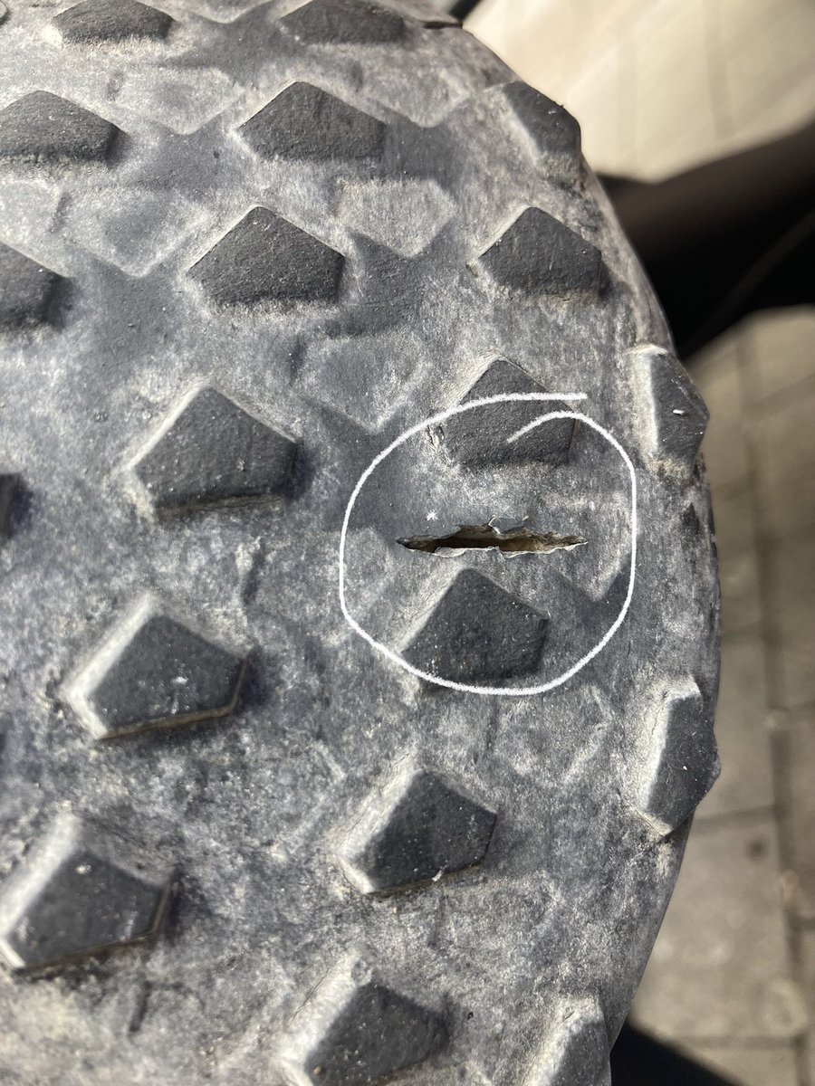 NachoPascual4's tweet photo. @adidas_ES 6 meses muy contento con mis #adidasterrex, pero a la hora de la verdad, y con menos de 100 kms en sus suelas… #adidasnuncamás https://t.co/wwN6ddFD7u