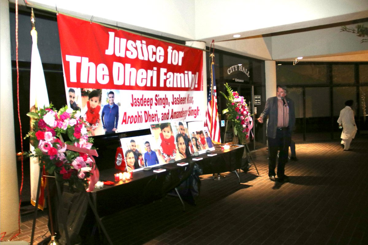 HSBawa_Official's tweet image. ਅਮਰੀਕਾ ਵਿੱਚ ਕਤਲ ਕੀਤੇ ਗਏ ਪੰਜਾਬੀ ਪਰਿਵਾਰ ਦੇ 4 ਜੀਆਂ ਪ੍ਰਤੀ ਯੂਬਾ ਸਿਟੀ ਵਿੱਚ ਸ਼ੋਕ ਸਮਾਗਮ; ਅਮਰੀਕੀ ਆਗੂਆਂ ਤੇ ਪੰਜਾਬੀ ਭਾਈਚਾਰੇ ਨੇ ਕੀਤੀ ਸ਼ਮੂਲੀਅਤ
yespunjab.com/punjabi/?p=101…

#AroohiDheri #JasleenKaur #JasdeepSingh #AmandeepSingh #Kidnapping #Murder #California #US #PunjabiFamily #SikhFamily #America