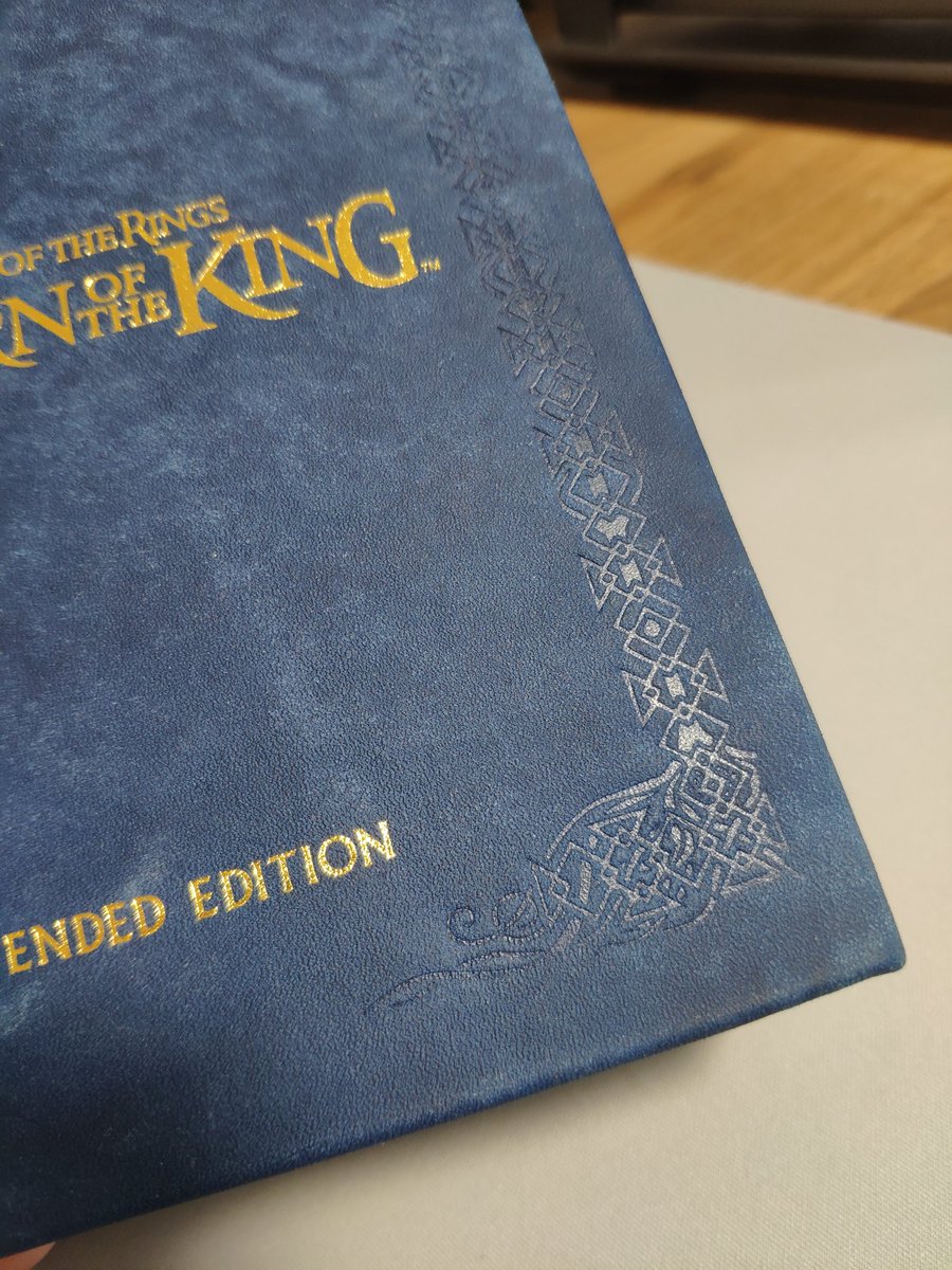 media_psychos's tweet photo. These one click boxes look so good 🤩
@HDzeta Lord of the Rings Gold label boxsets! https://t.co/8PK2jRL4CW