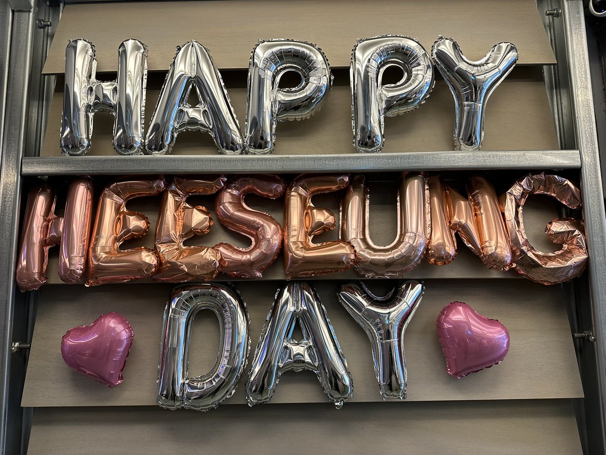 danbambi1015's tweet photo. ⌁❤︎⌁ ℍ𝔸ℙℙ𝕐 ℍ𝔼𝔼𝕊𝔼𝕌ℕ𝔾 𝔻𝔸𝕐 ⌁❤︎⌁
📍차품집 
올해 희승 투어 마무리 지은 곳❣️팬아트 너무 좋아하는 걸로 나와서 좋은데 희승쮸 끝난다는 소식에 너무 슬퍼유🥲 
#소중한_희승이와_함께하는_세번째_가을
#HAPPY_22_HEEDAY💜
#HEESEUNG #희승 #ENHYPEN https://t.co/iGKwi65X3v