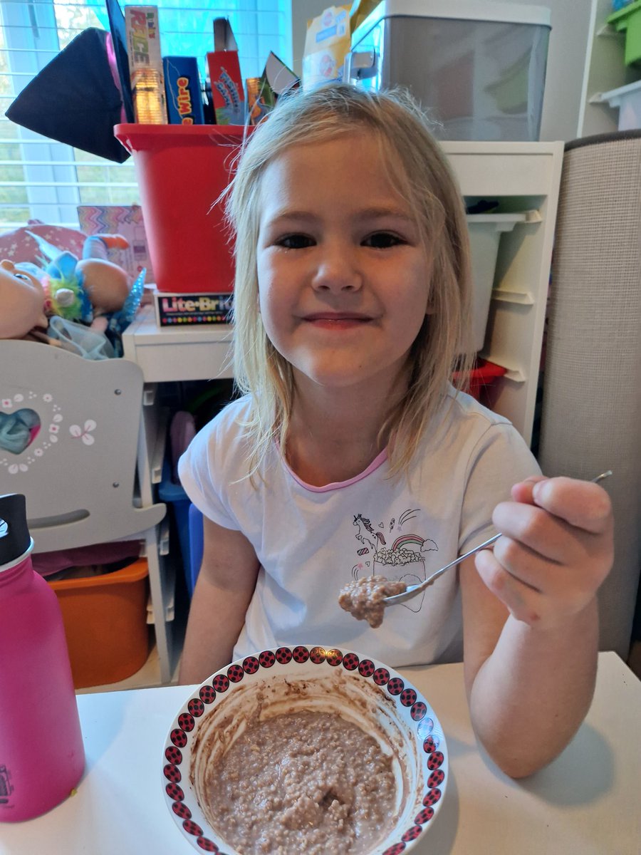 CandyMedia87's tweet photo. Effie enjoyed making her chocolate porridge for this weeks mission at @PrimaryBg https://t.co/lOuyry0wki
