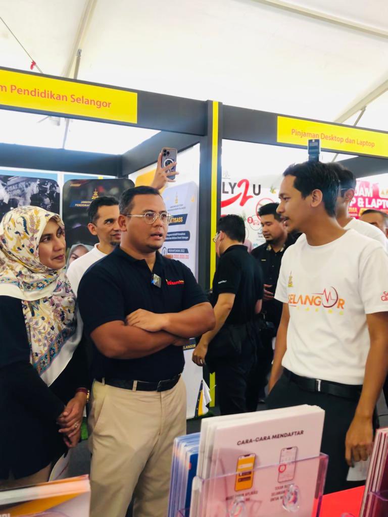 selgategroup's tweet photo. Reruai #IltizamSelangorSihat dan program saringan kesihatan percuma #SelangorSaring di Jelajah Selangor Penyayang minggu ini. 

Jumpa anda di lokasi baru minggu hadapan!

#Selcare #SelcareManagement
#AlwaysThereToCare https://t.co/0CPxlUy74K