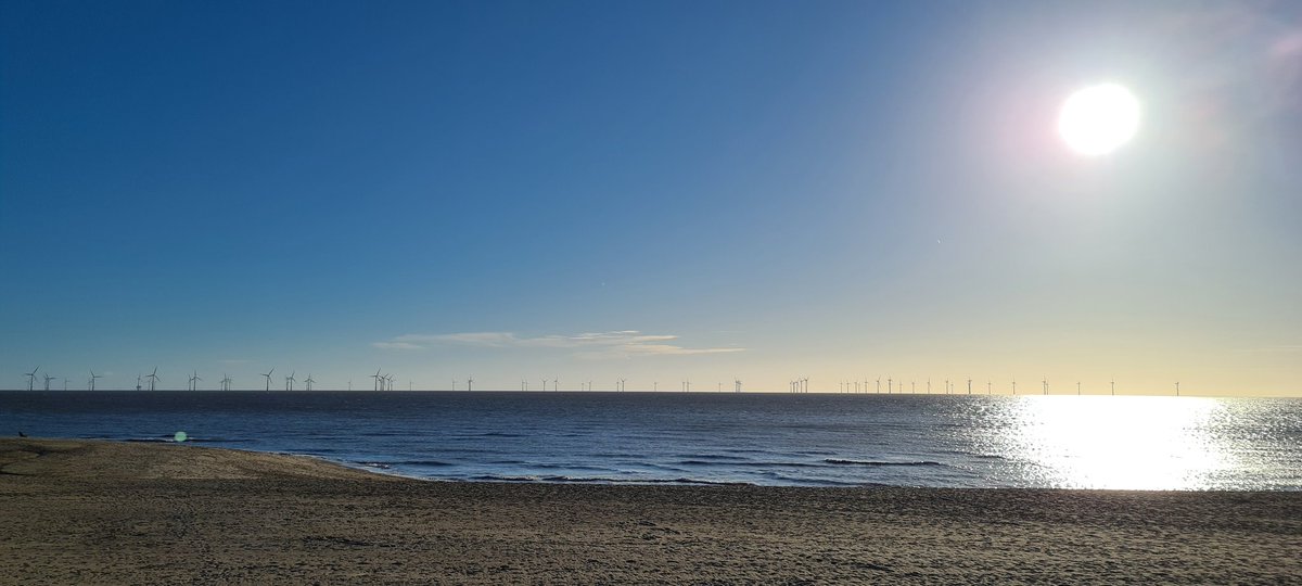 NCI_Skegness's tweet image. Gloriously clear over the Skegness sea this morning @LincsSkies 

#Skegness #SundayMorning #EyesAlongTheCoast