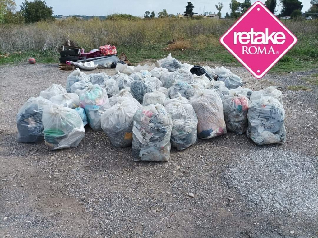 Retake_Roma's tweet photo. Non possiamo tollerare che siano presenti questi scempi, non basta mettere in campo una valida risposta per la raccolta, ma serve contrastare questi crimini. Ci sono già i NAD, cosa si aspetta a dotarli di uomini e mezzi? #Fatelo @Sabrinalfonsi @gualtierieurope @PLRomaCapitale https://t.co/0shBlWDUPt
