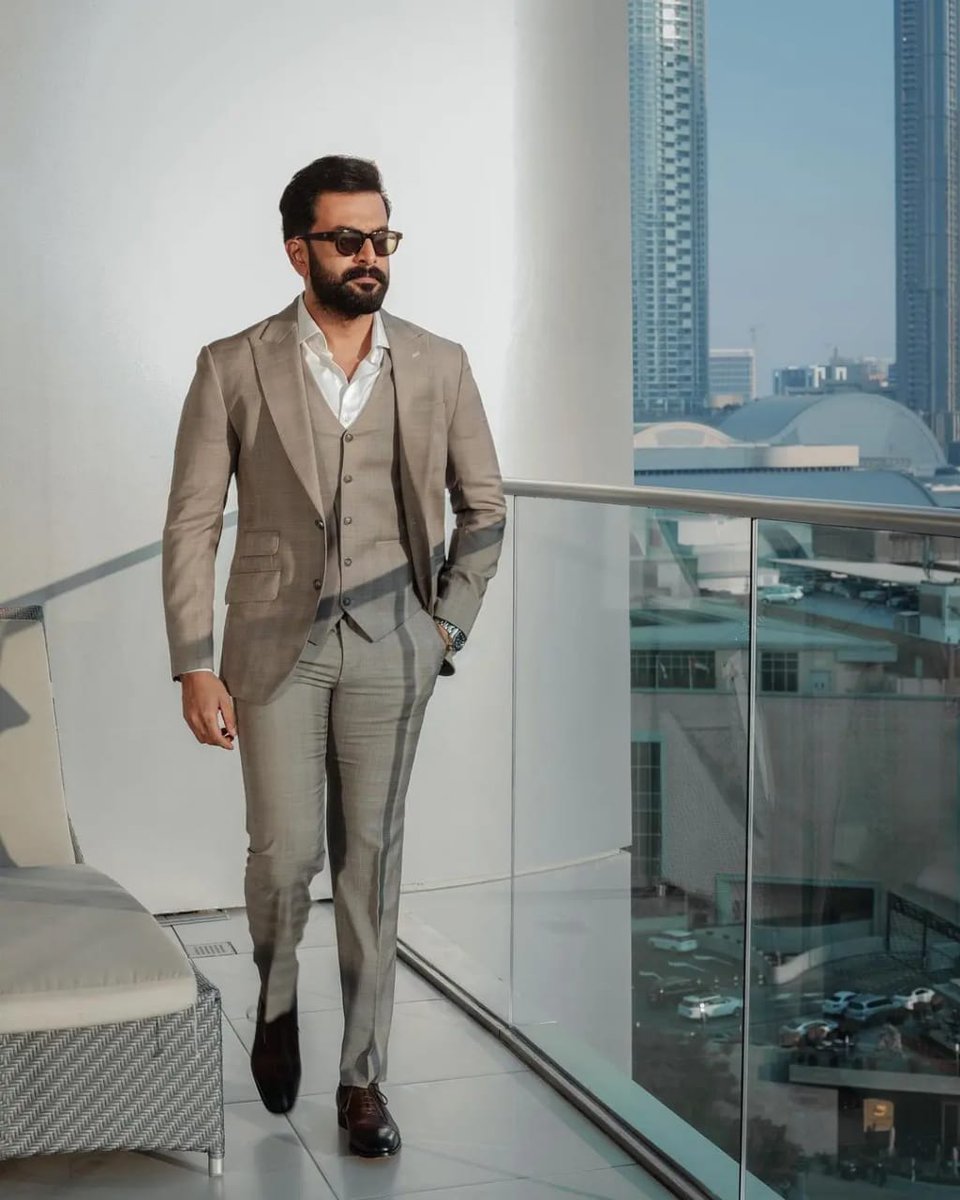 RCFCK_OFFICIAL's tweet photo. Happy Birthday #PrithvirajSukumaran
.
.
.
@AlwaysRamCharan  @PrithviOfficial
.
#HBDPrithvirajSukumaran #HappyBirthdayPrithviraj 
 #RamCharan𓃷 #megapowerstar #RRR #RRRMovie #rc15 #rc16 #Acharya #Salaar #gold #kaapa #seetharamarajucharan #ManOfMassesRamCharan https://t.co/Mzb1mn0OU2