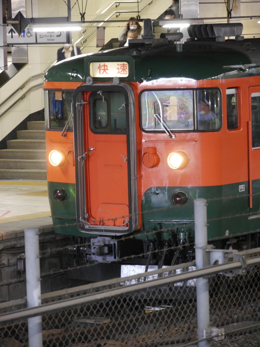 siro700's tweet photo. 長野駅でなつかしいやついました！まだ現役だったんですねー https://t.co/z1veWtr8sM