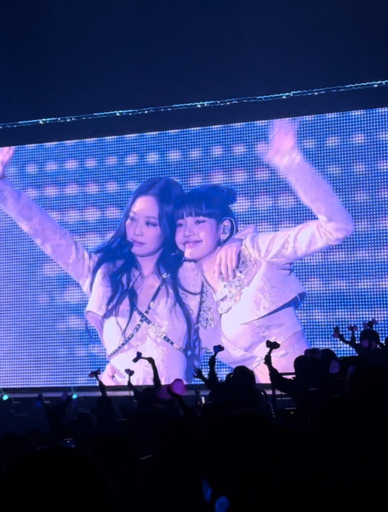 jenlisastruggle's tweet photo. my nom noms https://t.co/kDVqN8Sqok