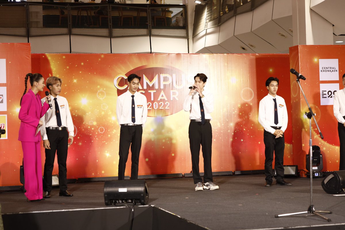 CampusStar's tweet photo. มาร่วมเชียร์น้องๆ ผู้เข้าประกวดบนเวทีกัน
ตอนนี้ผู้เข้าประกวดขึ้นโชว์ความสามารถมาได้เกินครึ่งของผู้เข้าประกวดทั้งหมดแล้ว (3)

#CampusStar2022 #โอกาสของคนกล้าฝัน #CentralPattana #CentralKhonkaen #MONO29 #E29 #ฮานามิ https://t.co/JDn6eo88uP