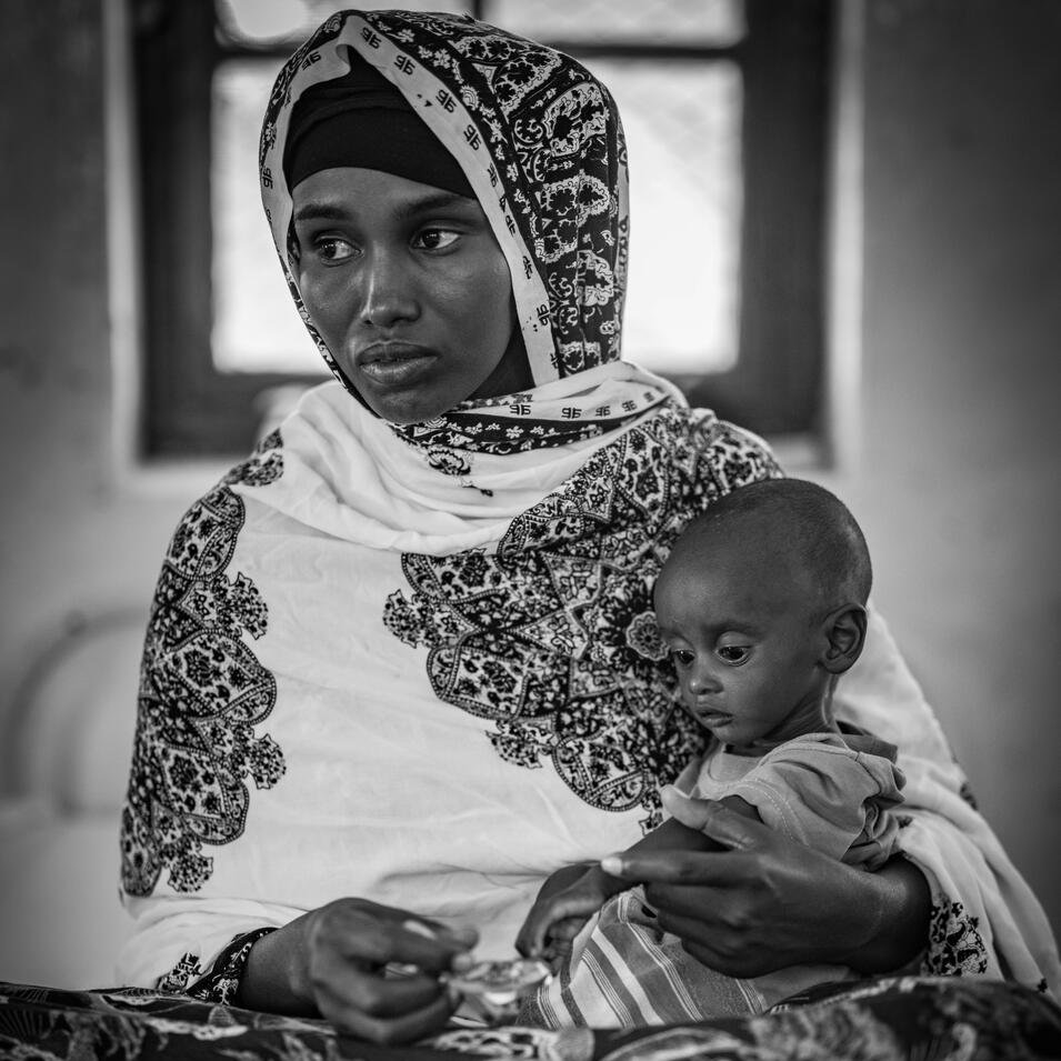 savechildrenuk's tweet photo. More than half of all children under 5 in #Somalia – 1.8 million – are facing acute malnutrition. 

On #WorldFoodDay, we're releasing this photo series from our ambassador @MisanHarriman who recently visited the region to raise awareness of  the devastating #HungerCrisis. 1/2 https://t.co/NbcAX9rZJM