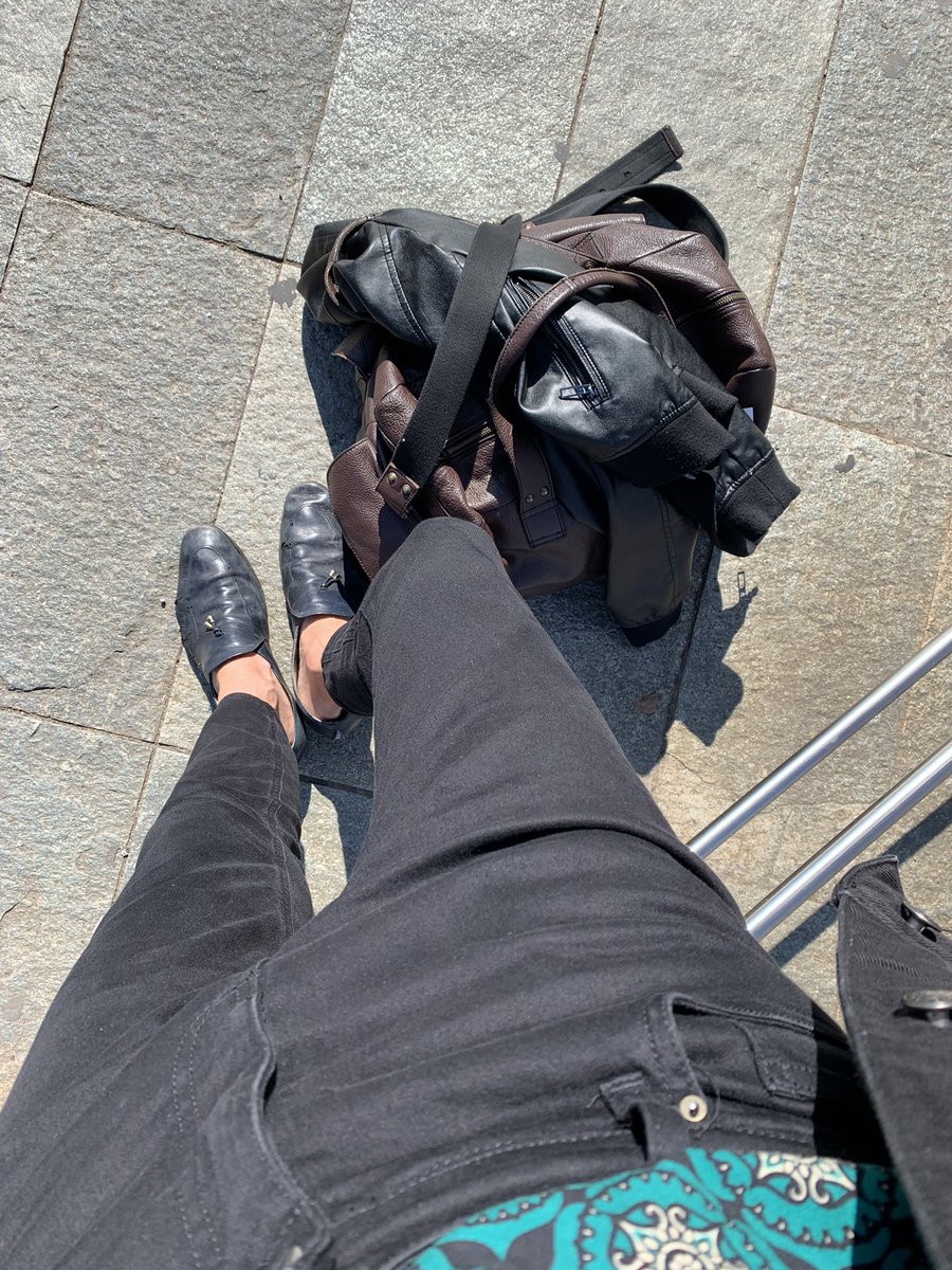 Sì, viaggiare. Stasera si suona allo #sharaba di Barcellona P.G.