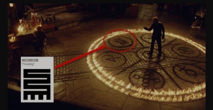 Nana66419's tweet photo. This  Ghanaian Adinkra symbol Called #Nkyinkyim which translates “Twist and Turns” represents #initiative, #dynamism and #versatility.

It was shown in Hollywood movie, “The Sorcerers Apprentice” starring Nicolas Cage.

Learn more by following @AfricaStars2. https://t.co/K1lXhXWYCS