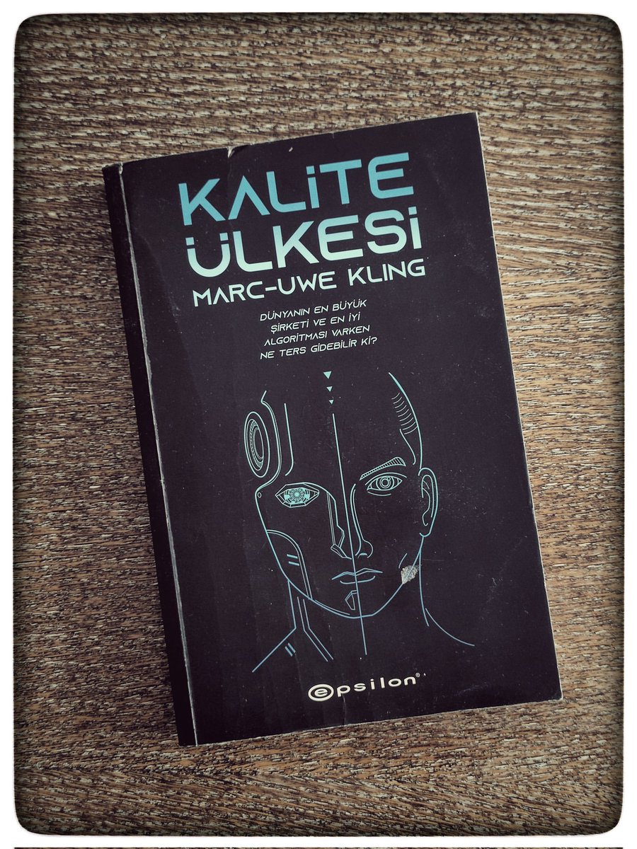 _erdemdemirci's tweet photo. Teknoloji ütopyasının alaycı eleştirisi denince ben de akan sular dursa da her yiğit O. Galaksi Rehberi olamıyor.

Dizi hakları HBO tarafından satın alınan bu kitap, mizahta da eleştiride de çıtayı beklediğim seviyeye taşıyamasa da az bulunan bir tür olarak korunması icap eder. https://t.co/a1YIELq0Os