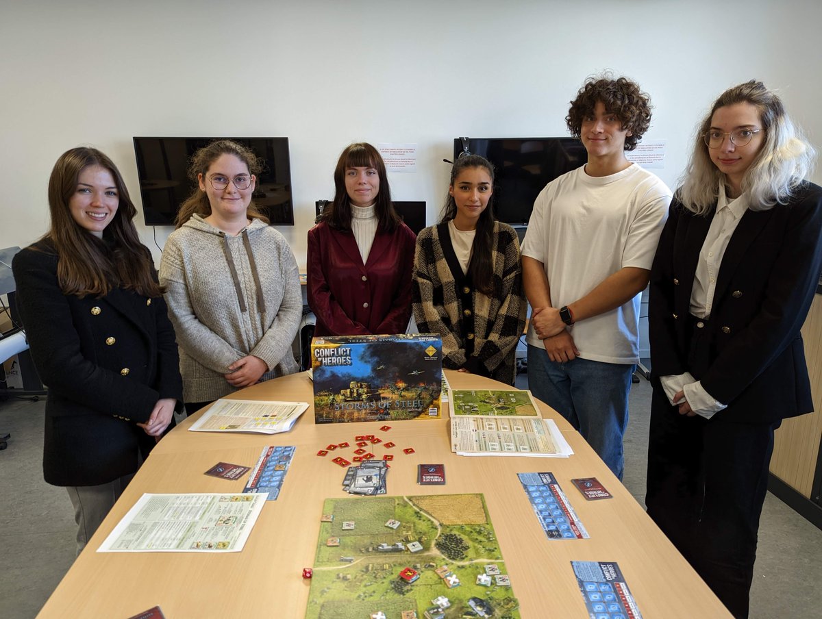 Gamixlab's tweet photo. Journée jeux au @Gamixlab avec la découverte de plusieurs jeux de société et wargames ! @IAEFRANCE @UPECactus @InfoEtGestion @philippelid @EdUTeamUPEC https://t.co/qQW9re0wfT