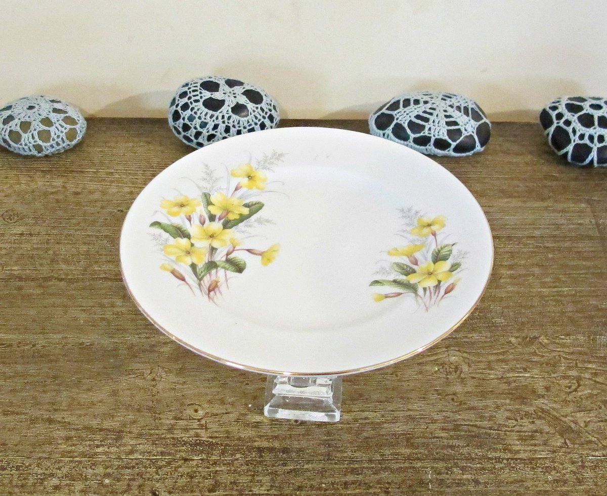 dspdavey's tweet photo. Use them to serve sweet treats or to display your favourite jewellery - the choice is yours.
Shop here: https://t.co/kgCm8p02dn
https://t.co/2HpYIbafhU
#cupcakestand #dessertstand #vintagedecor #upcycleddecor #jewelrystand #jewellerystand https://t.co/WzZsCZp470