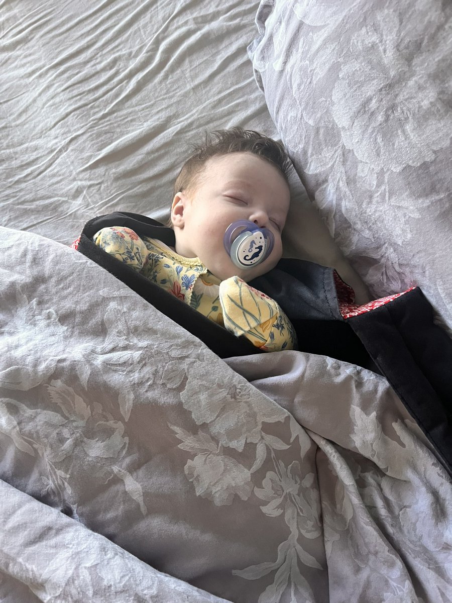 pipheaney's tweet photo. baby girl has so much hair 😍 https://t.co/MxAzvVQTMm