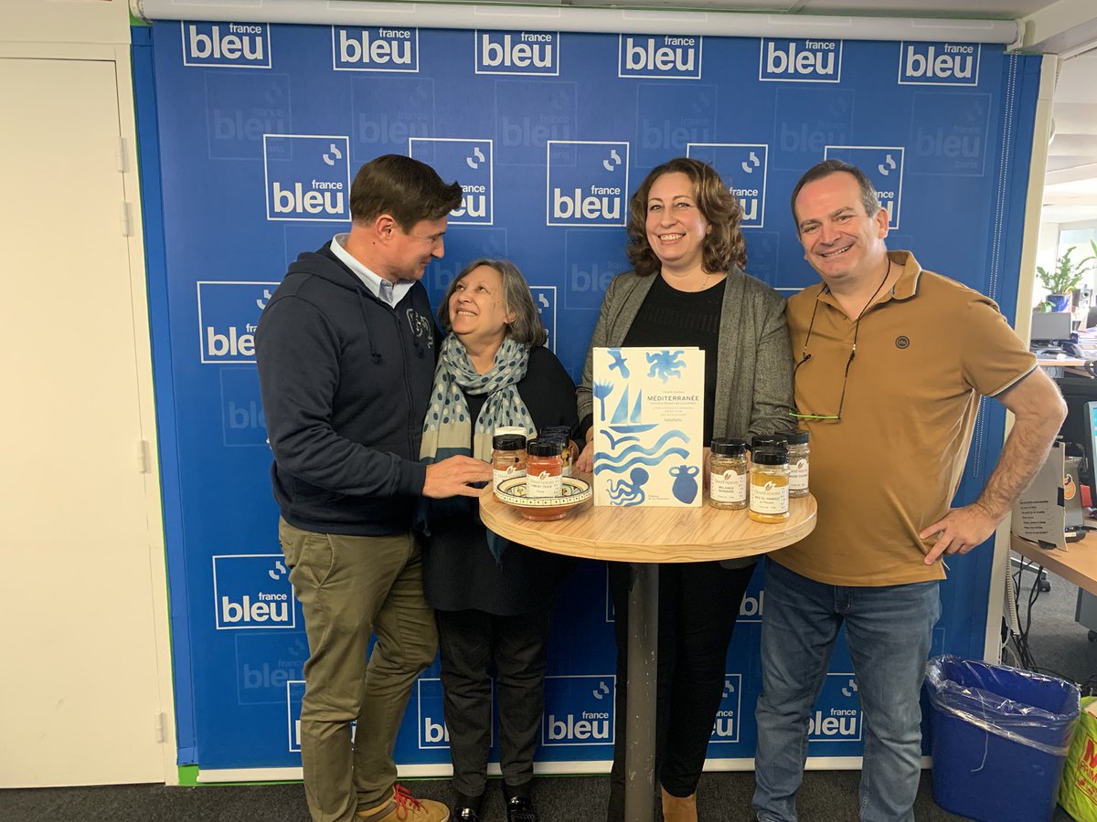nathalie_helal's tweet photo. La ou plutôt les cuisines de la #Méditerranée au menu de #letapegourmande à 12 h sur @francebleu ce dimanche, #cabri #couscous #légumineuses #épices et même #loukoums ! @ed_LaMartiniere @francebleucom https://t.co/iB8phofixy
