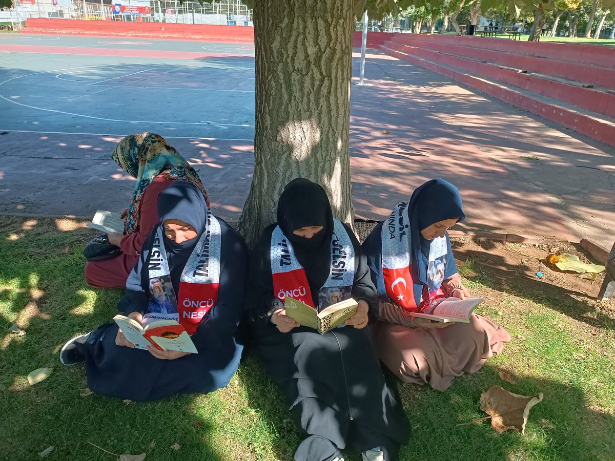 #HocamlaOkuyorum
Rabbimin "oku"ayetini yaşıyoruz!