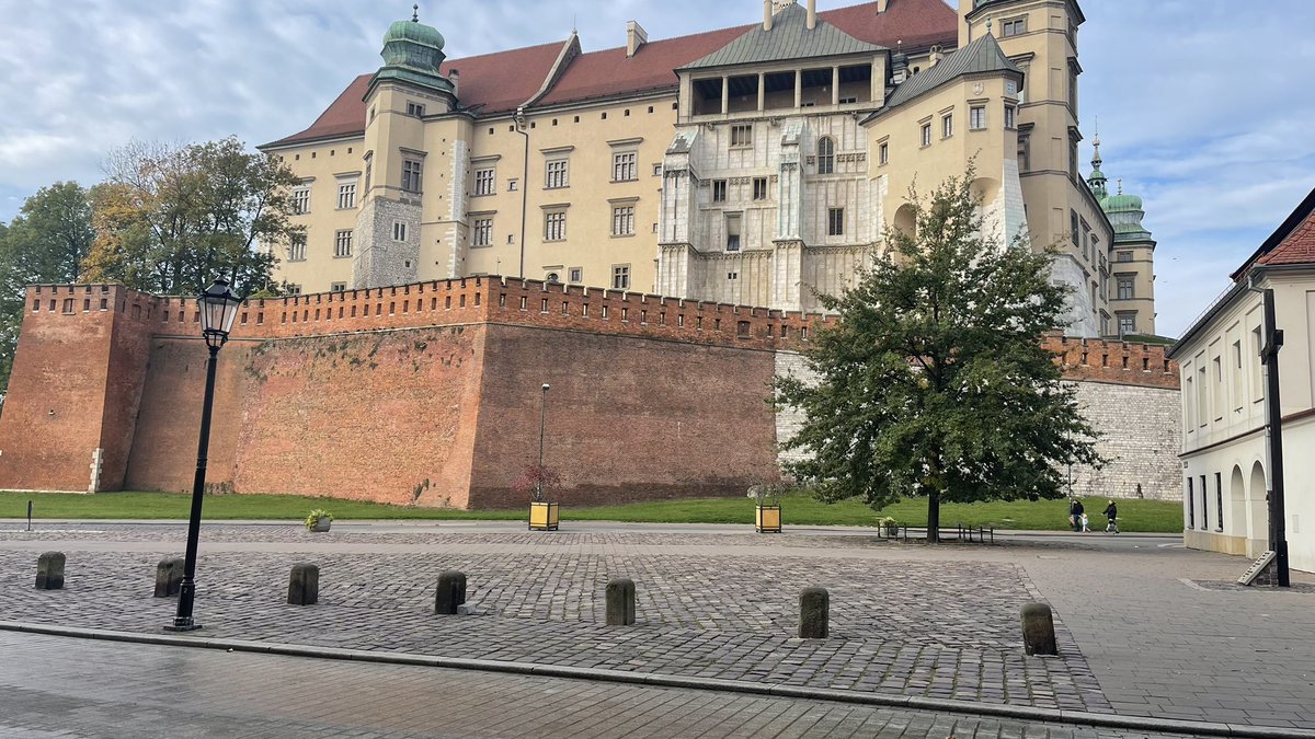 BecxBeats's tweet photo. Poland you’ve been a amazing ❤️ https://t.co/DAtwxF5AkF