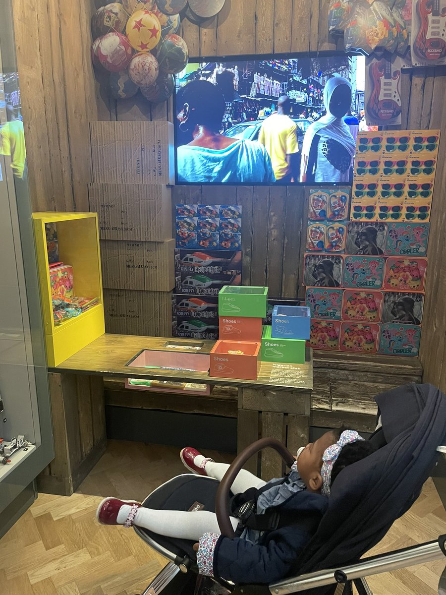 danniisgreat's tweet photo. Loved visiting the World Gallery @HornimanMuseum again. 
One of the few permanent African history museum collections in the U.K.
What a great #maternityCPD opportunity it is for teachers in south London! @maternitycpd #BlackHistoryMonth #MTPTproject https://t.co/dazN1bva3z