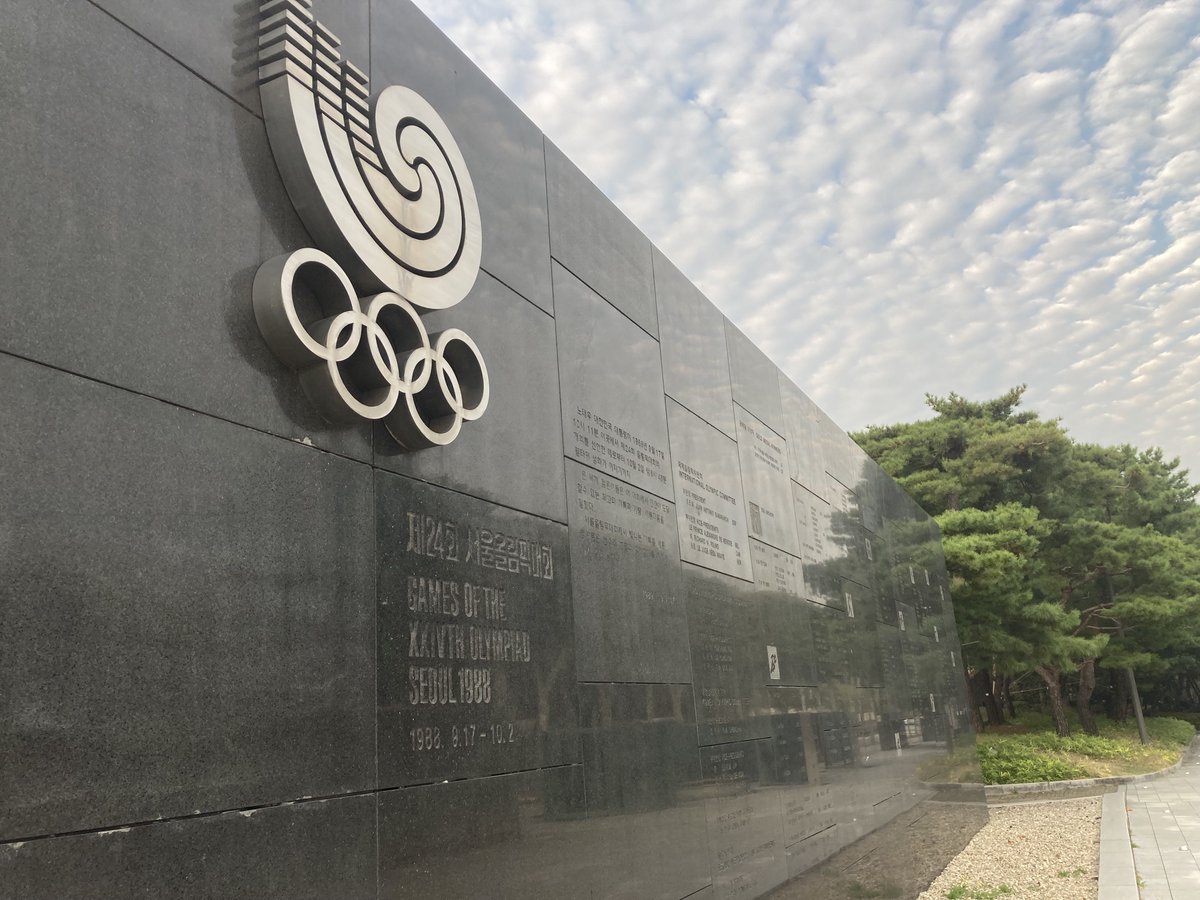 insidethegames's tweet photo. Reporters @geoffberkeley and @pburke_CL1907 and senior business development manager Lidia Vynogradna are in #Seoul - the host city of the 1988 Olympics
The South Korean capital is set to stage the #ANOCGeneralAssembly
Visit https://t.co/ox79hheQ7C for stories and our LIVE BLOG https://t.co/TiaUnpGQH7