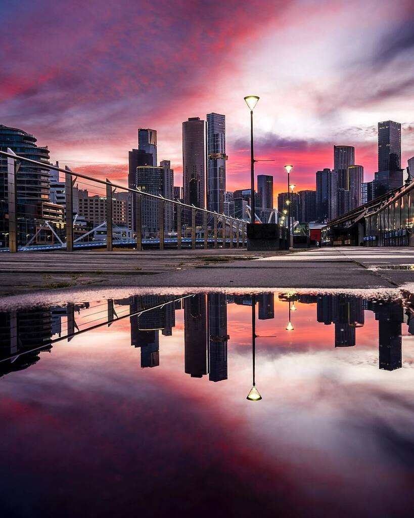 ilia_m's tweet photo. Melbourne 💯
-
Oh how I missed you!

.
.
.
 #fs_longexpo #longexposure #lazyshutters #nightphotography #longexposureoftheday #global_hotshotz #ic_longexpo #magicpict #longexposurephotography #dream_image #longexpohunter #astrophotography #night_shoote… https://t.co/e6u3F5Ypis https://t.co/lwIpUWSxUY