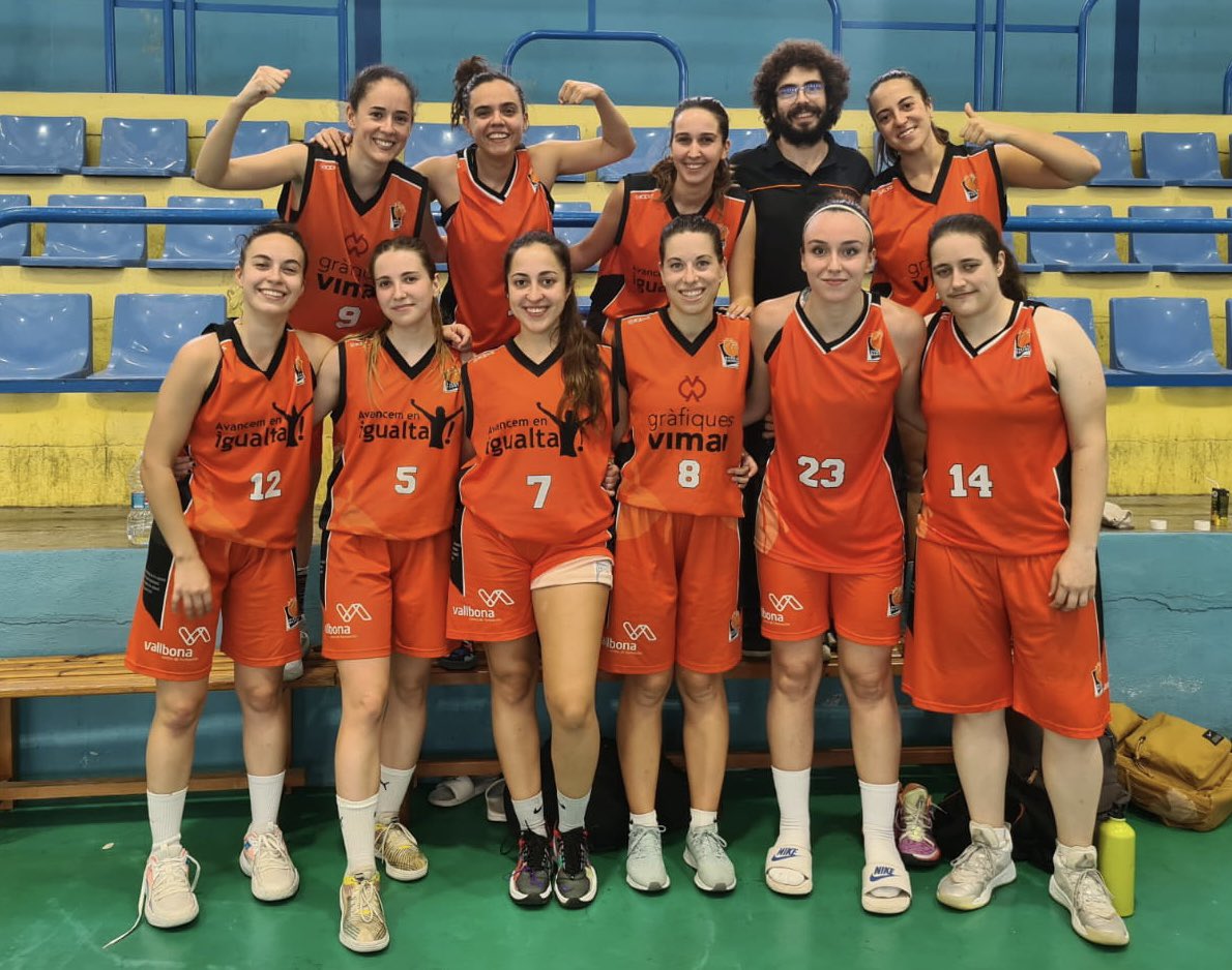 picanyabasquet's tweet photo. Debut i victòria aclaparadora (19/81) de les nostres senior Picanya Bàsquet que presenten credencials per a fer grans coses esta temporada! https://t.co/YItSfUAotk
