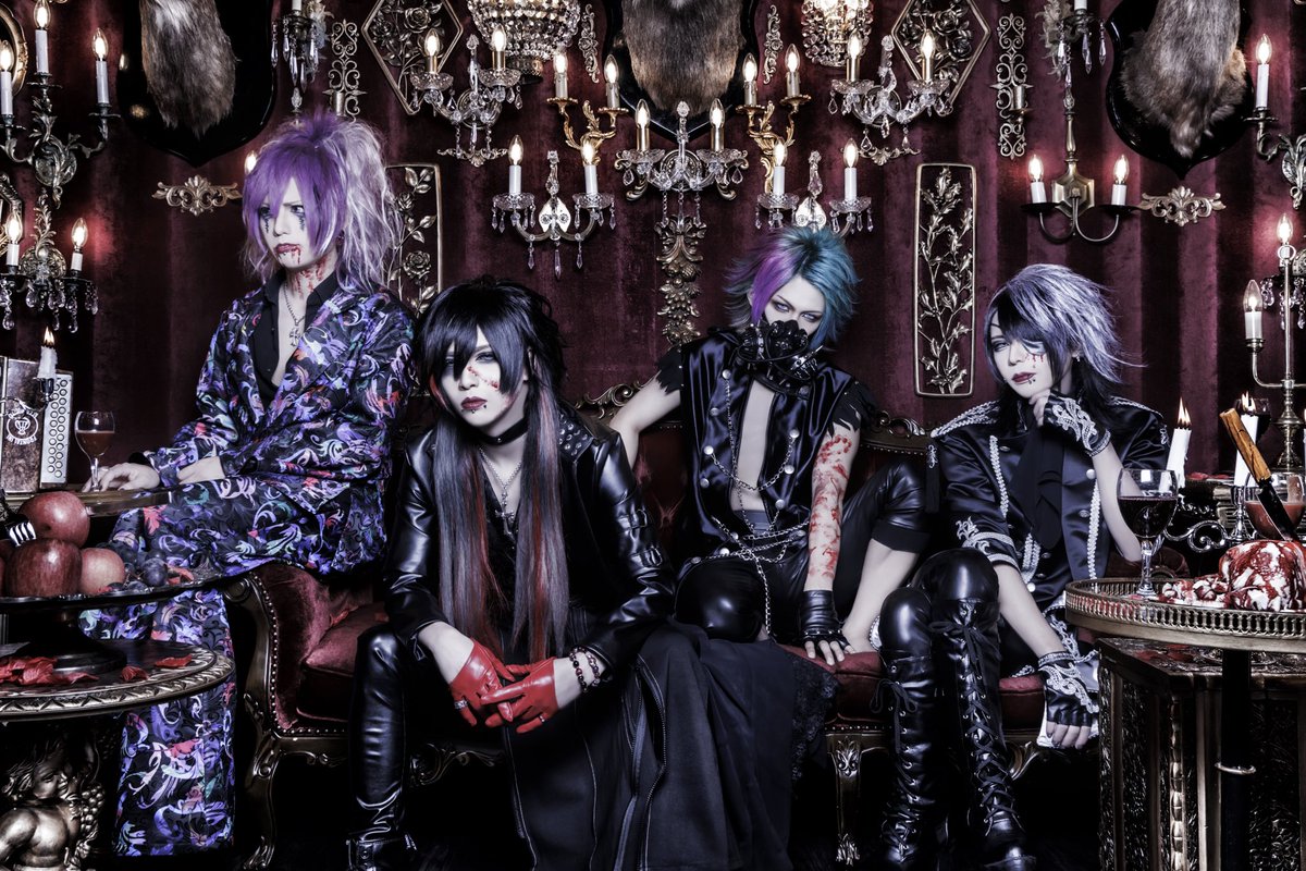 【新ビジュアル公開】
正餐「壊れた君を喰らいました。」
正餐「だいすきだから喰らいました」
正餐「真っ赤に染る君は僕のもの」

Ms.EVA初の流通シングル
『正餐』
2022.12.14 発売決定！！

10.25始動ライブにてMV先行公開！！