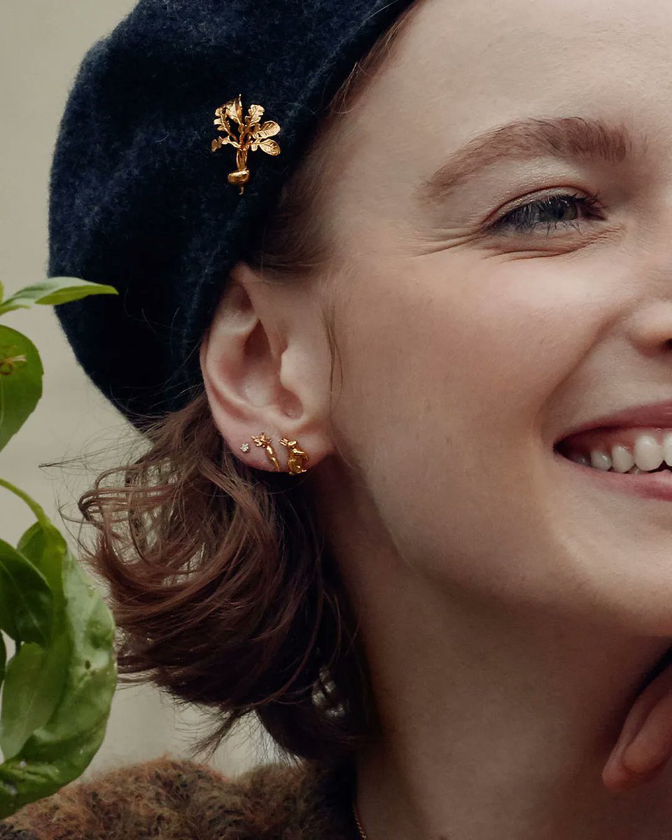 Our asymmetric rabbit and carrot stud earrings are playful and fun - mis-matched, but perfectly paired! 

As a final touch, topped off with our Turnip pin brooch 👩‍🌾

Discover the full Potager Collection here: bit.ly/3T4ZDDA
