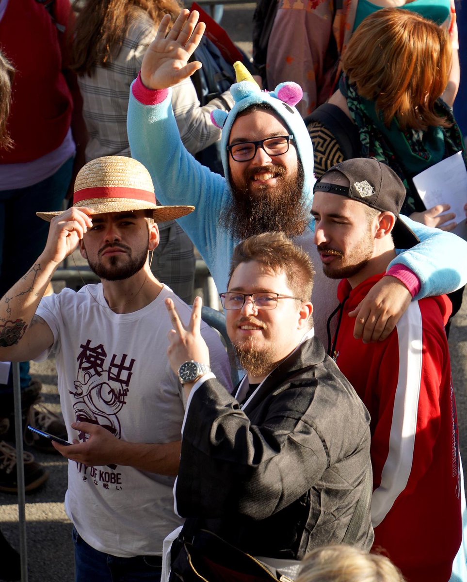 GeekDaysShow's tweet photo. C'est parti pour le deuxième jour des Geek Days Caen 2022 ! 🔥
Que la force soit avec vous pour rendre ce jour encore plus mémorable qu'hier ! 😎
@VirginRadiofr
#geekdays #caen #Cosplay #Jeuxvideo #Manga #Geek #convention #salongeek #universgeek #comics #cinéma https://t.co/ySV7mTzsmS