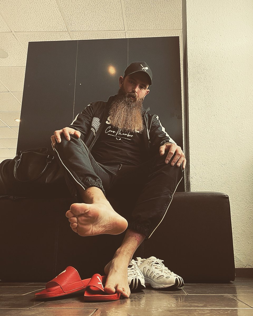 michaelbeard89's tweet photo. The smell of sweaty feet and underwear. Enjoy yourself.๐
๐
๐
๐ฆ๐๐ป
#gay #master #gayalpha #feetfethish #socks #SmellmyFeet #lickfeet #beardedgay #cock #gayhairymen #gaymaster #malefeets #gaybearded #hairylegs #itsmells https://t.co/UTEntCPQG0