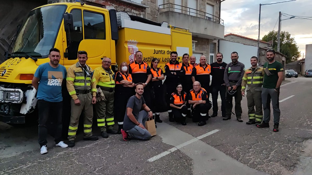 GilberCT's tweet photo. ¡Ayer fue un gran día!

Tuvimos una acogida espectacular en #Torregamones #Zamora donde dimos a conocer el dispositivo #INFOCAL y resolvimos muchísimas dudas y muchos mitos.

Muchas gracias al Ayto. por cedernos las instalaciones y a todos los asistentes! https://t.co/7rNzZq1yq1
