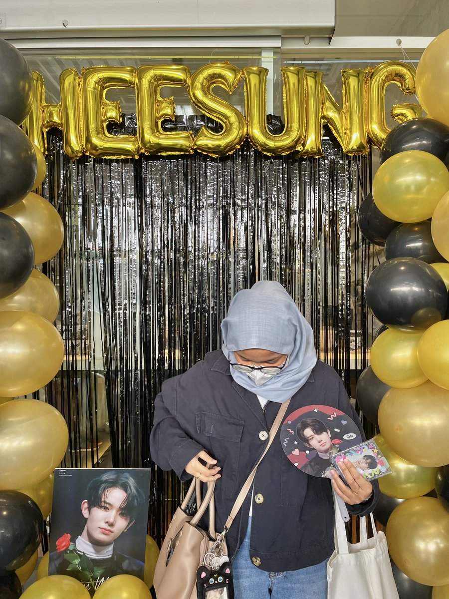forjakewons's tweet photo. weekend well spent (๑・̑◡・̑๑)♡
#LightOfOctober #EuphoricVirtuosoinKL #heesloveletter #AutumnWithHeeseung https://t.co/KNHQm7tu4j