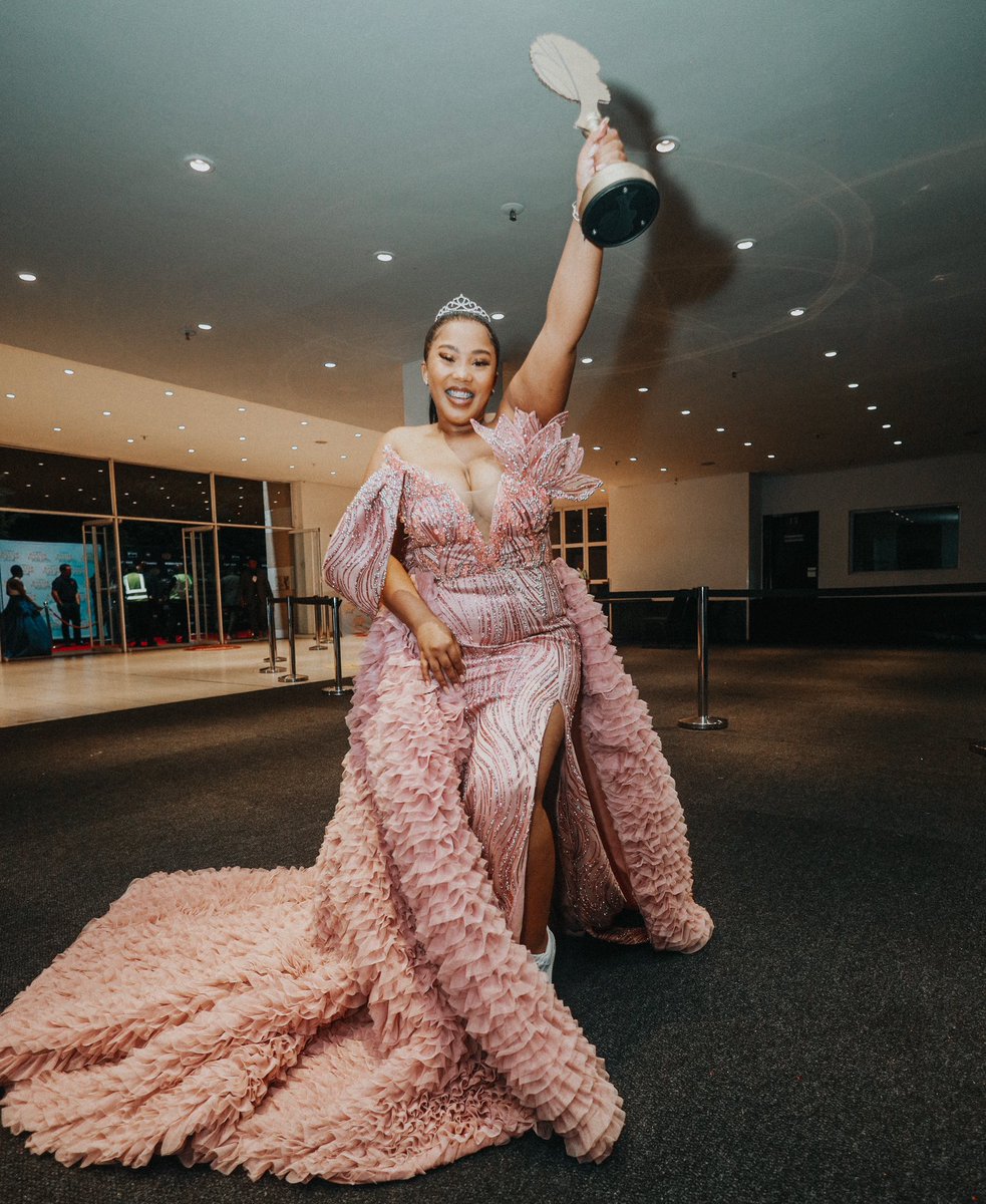 khanyisa95's tweet photo. Social Media influencer of the year at the #BIMA2022 ENKOSI NDIYABULELA https://t.co/VX7bRTMhDe