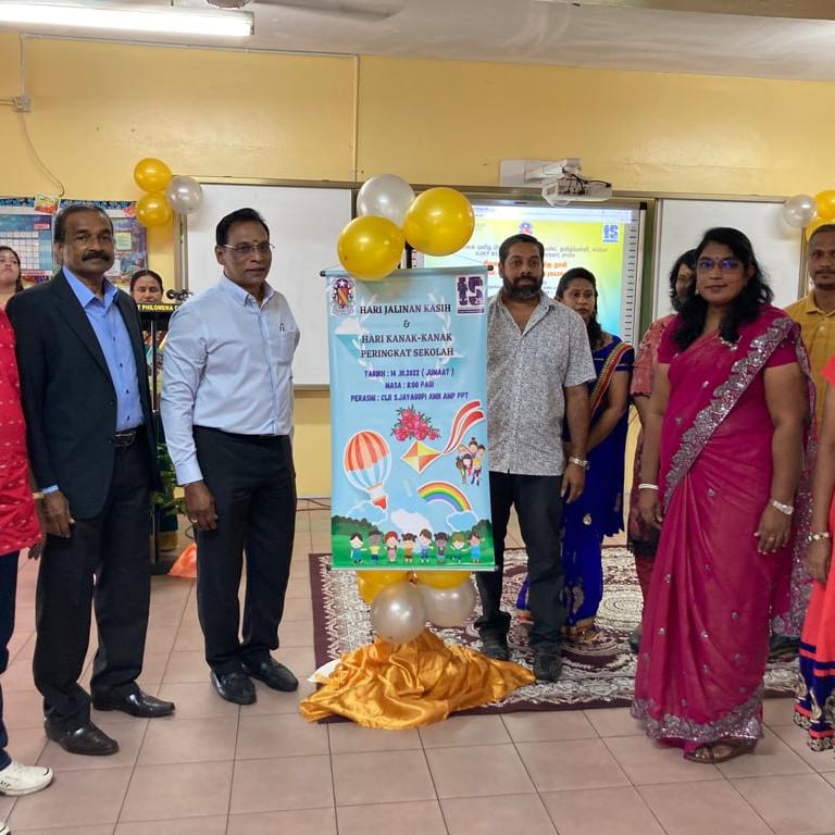 MIC_Perak's tweet photo. Timbalan Pengerusi MIC Ng. Perak merangkap Penyelaras DUN Buntong Clr. S. Jayagopi telah merasmikan Program Hari Kanak Kanak &amp; Hari Jalinan Kasih yang telah dianjurkan oleh SJKT ST. Philomina Convent, Ipoh. https://t.co/7QI2bdz0wi